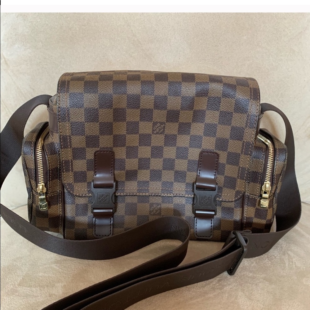 Louis Vuitton Melville Camera Messenger Crossbody